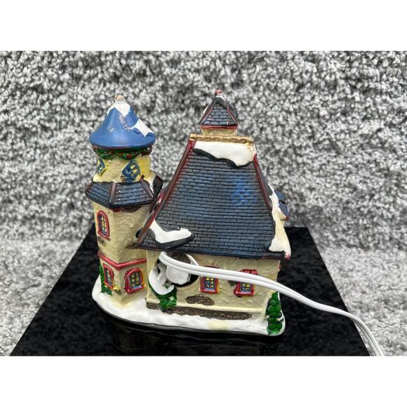 Christmas Winter Victiorian Series Lighted Building Toy Shop Power Cord 6"X6.5" - Picture 3 of 11